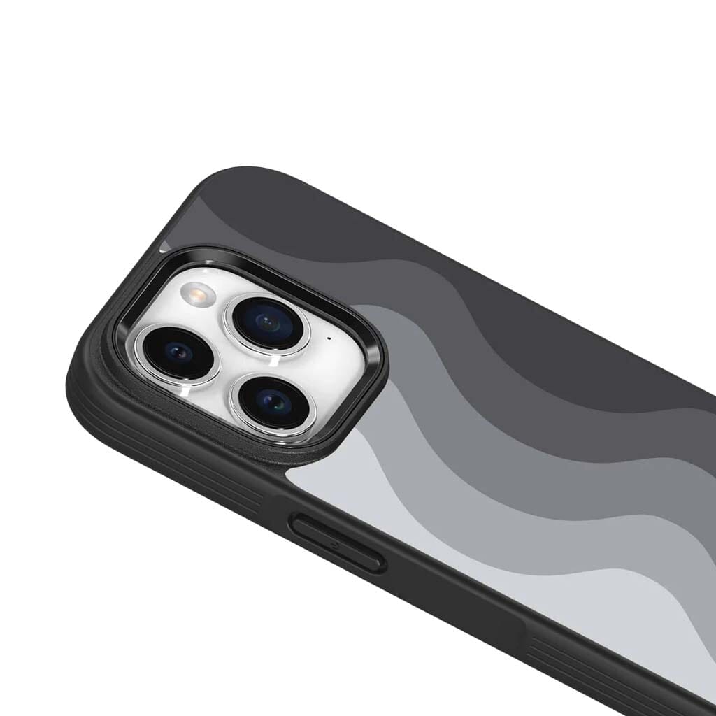 iPhone 15 Pro Max Case With MagSafe - Black Wave