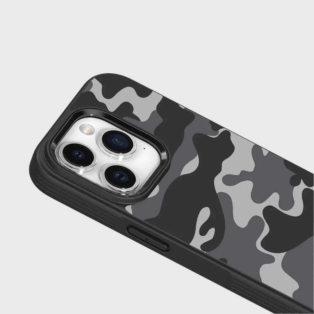 iPhone 15 Pro Case With MagSafe - Black Camo