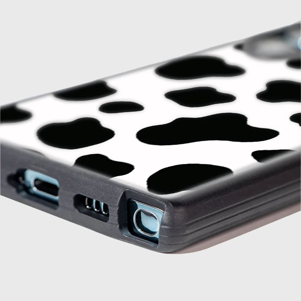 Black Cow Print Samsung Galaxy S22 Ultra Case