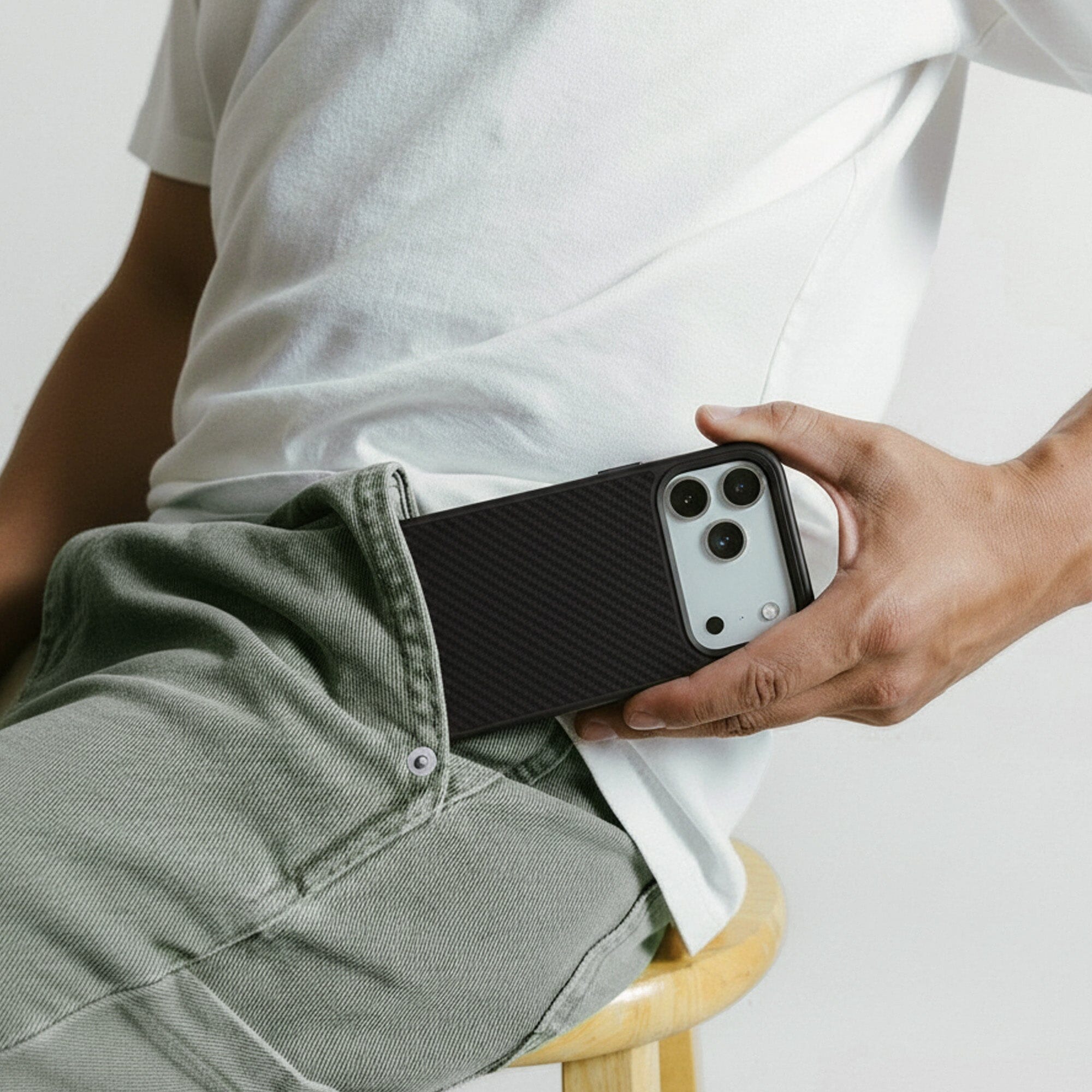 iPhone 17 Pro Aramid Fiber Weave Pattern Case