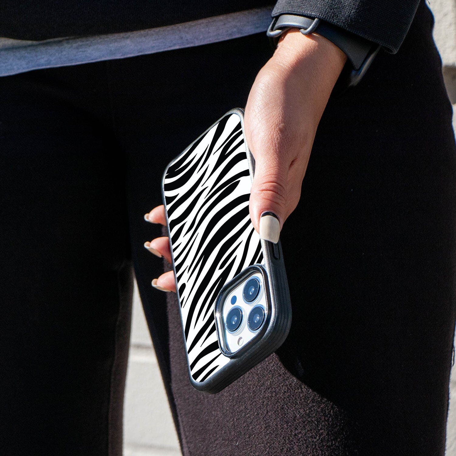 iphone 14 Plus Zebra Design Fremont Grip Case Oak and Alder with MagSafe (On Hand)